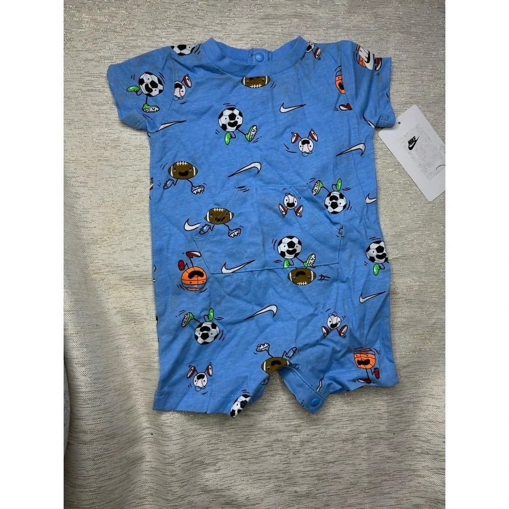 NWT Nike short sleeve onesie size 0 to 3 months